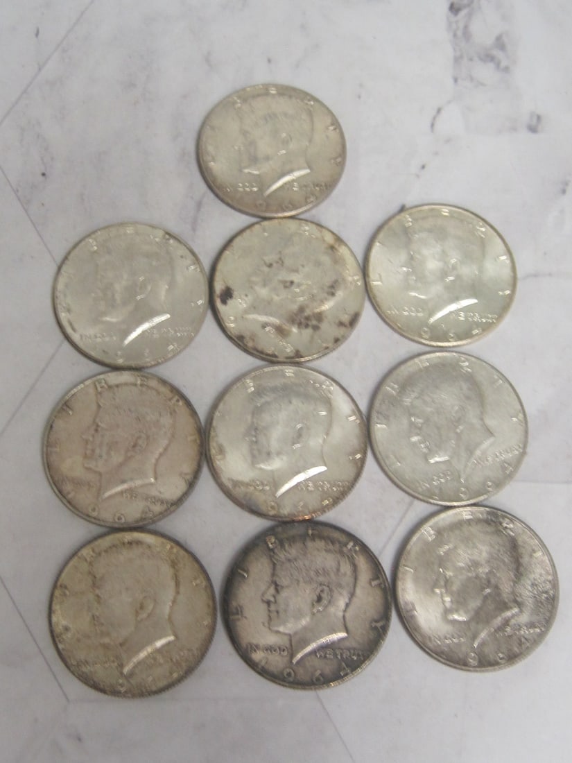 Lot of 10 1964 Kennedy Half Dollars: .