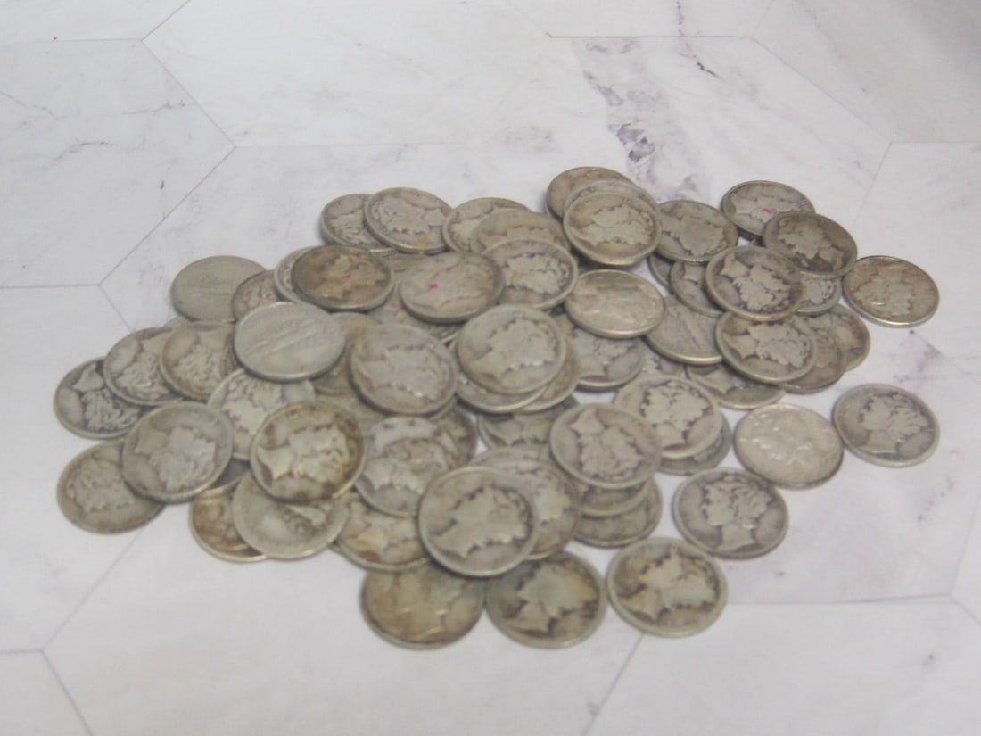 Lot of 91 Mercury Dimes: .