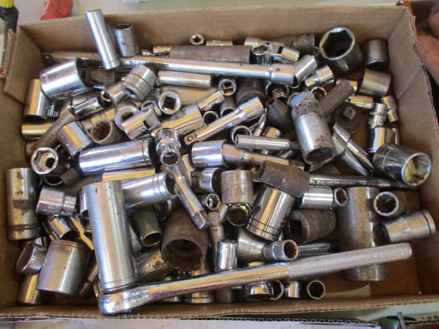 Grouping of Sockets and Ratchets: see pictures and preview for sizes