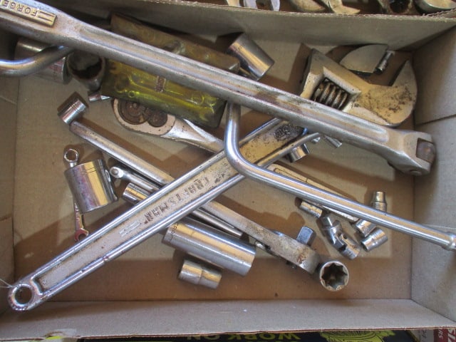 Sockets, Breaker Bar and Craftsman 18" Adjustable Pipe Wrench: .
