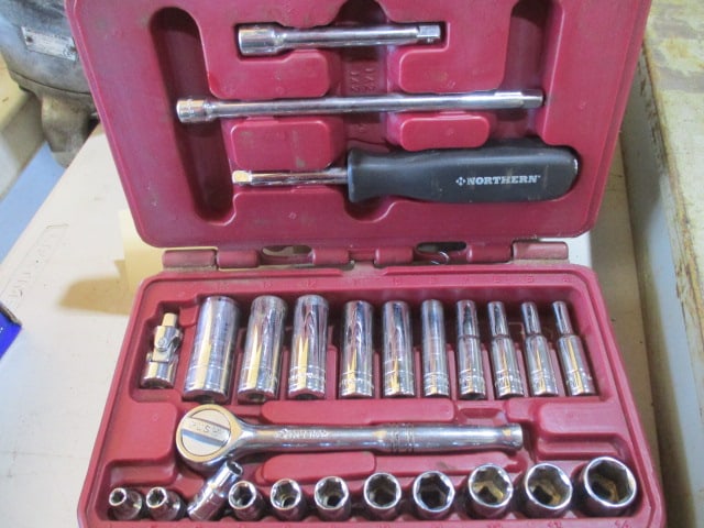 1/4" Deep Set Ratchet and Metric Sockets: .