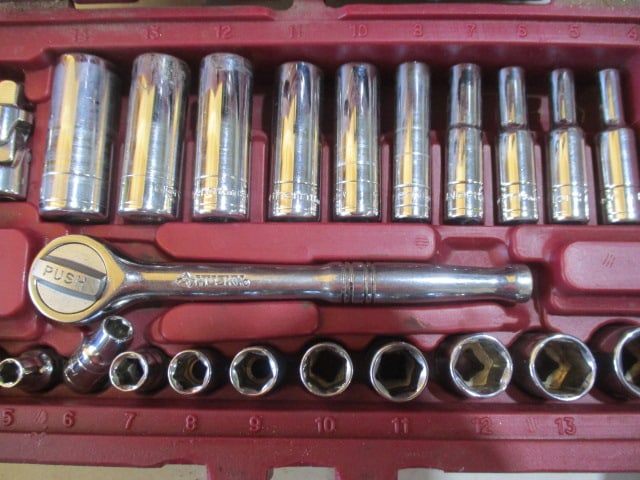 1/4" Deep Set Ratchet and Metric Sockets - 3