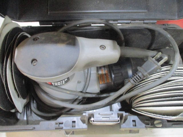 Porter Cable Model 343 5" Random Orbital Sander and Sanding Discs: powers on
