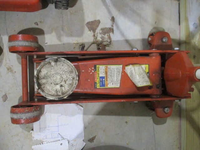 3 Ton Floor Jack - 2