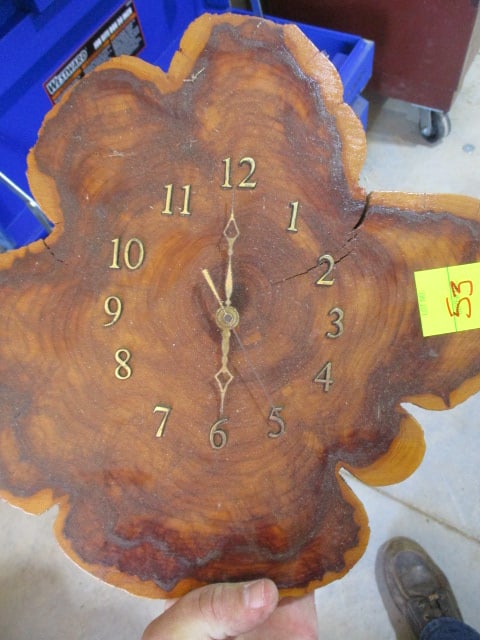 Cedar Slab Quartz Wall Clock: .