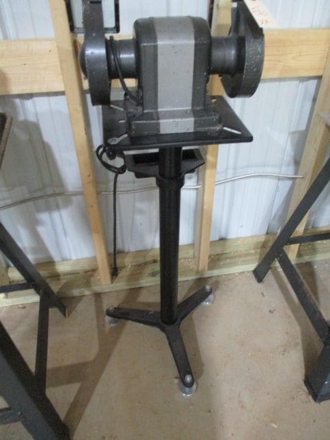 Craftsman 1/2 HP Grinder on Stand: powers on
