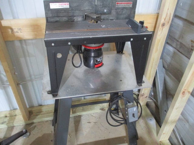 Craftsman 1 1/4" Router on Stand: powers on