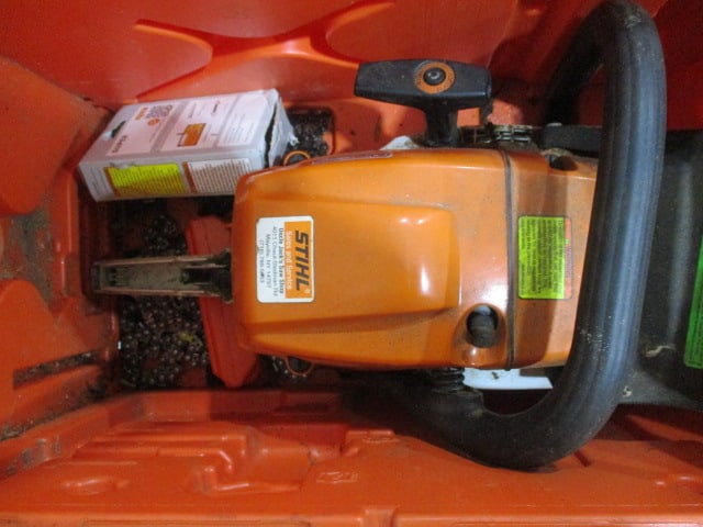 Stihl MS 362 Gas Chain Saw in Husqvarna Carry Case (1 of 3)