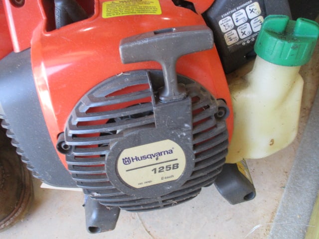 Husqvarna 125B Gas Blower - 2