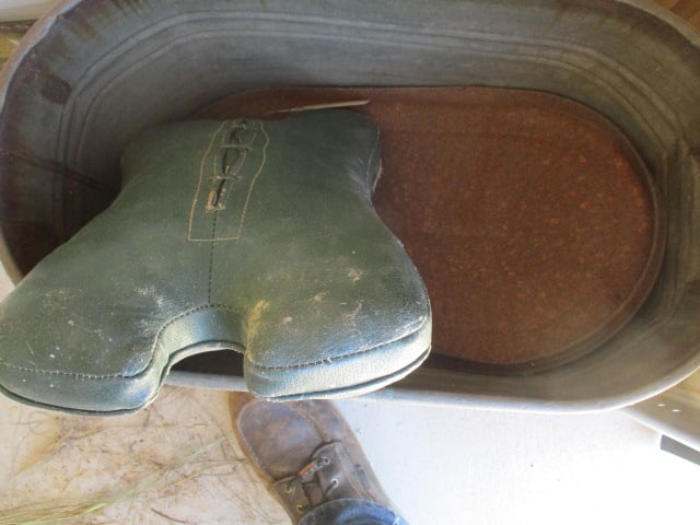 Saddle Stand and Wash Tub - 2