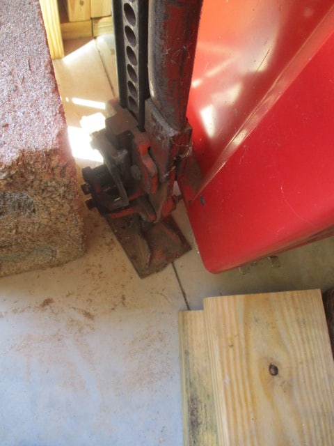 4' Farm Jack: Local Pickup Only
