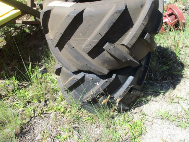 Set of Carlisle Super Lug 18 x 9.50 x 8 Tires: Local Pickup Only
