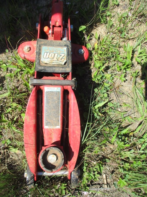 2 Ton Floor Jack: Local Pickup Only