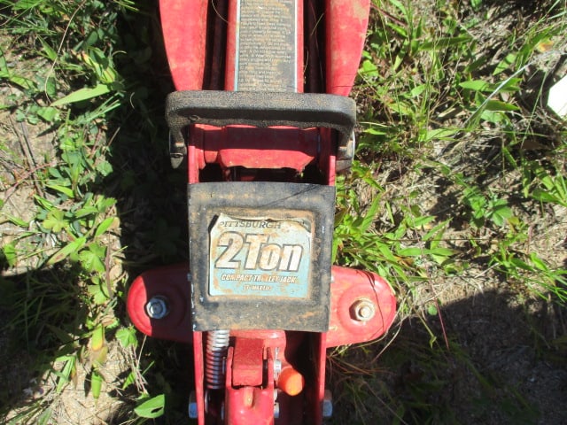 2 Ton Floor Jack - 2