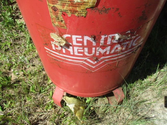20 Gallon Compressor - 2