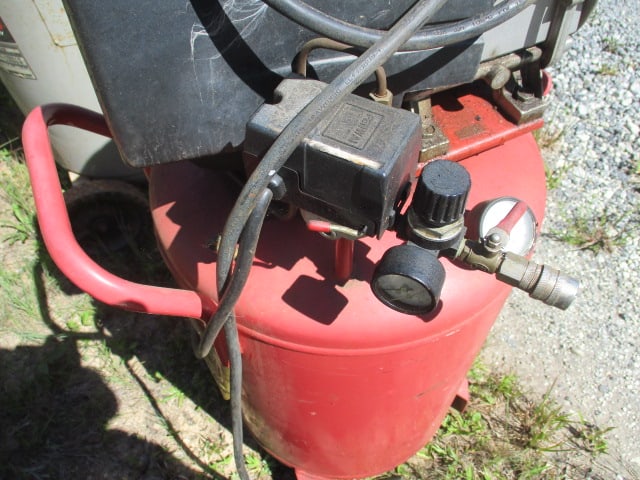 20 Gallon Compressor - 3