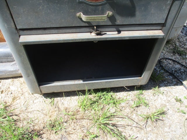Craftsman 4 Drawer/1 Cubicle Tool Box - 3