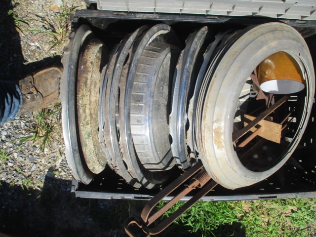Pallet Lot-Hub Caps, Lamps, Window AC Unit, etc. - 2