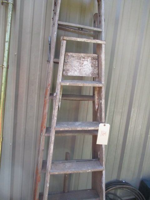6' and 8' Wood Ladders: Local Pickup Only