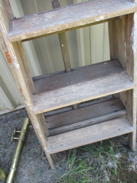 6' and 8' Wood Ladders - 5