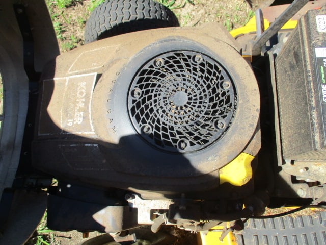 Cub Cadet LT1c42 with Bagger - 5