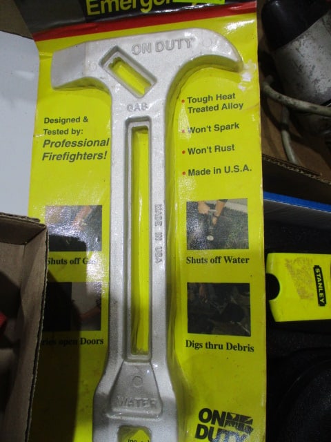 4 in 1 Emergency Tool Kit (1 of 1)