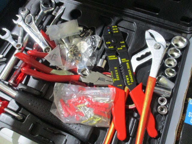 Home Repair Kit in Case - 3