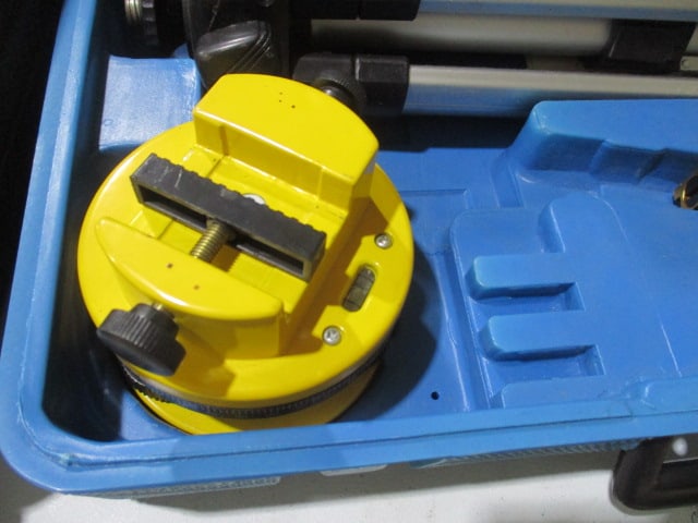 Surveying Laser Set in Case - 2
