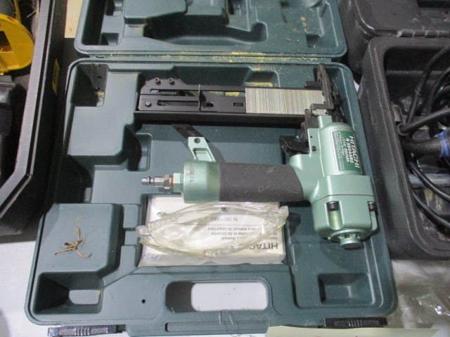 Hitachi Pneumatic Stapler: .
