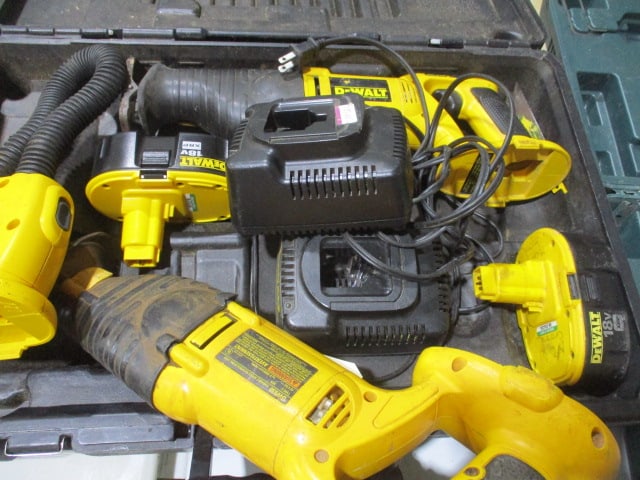 Dewalt Reciprocating Saw w/Light - 2