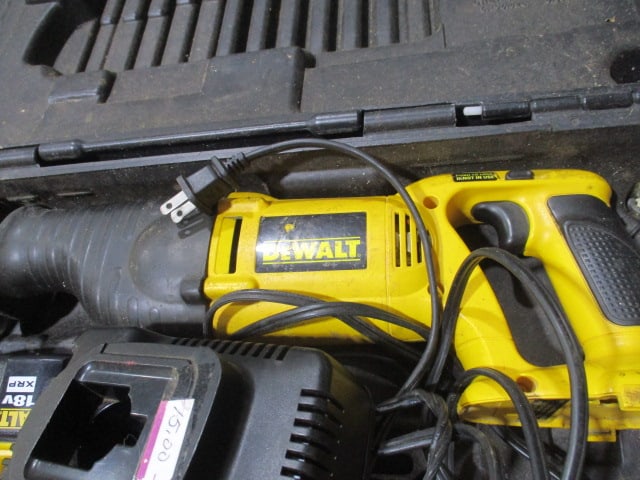 Dewalt Reciprocating Saw w/Light - 3