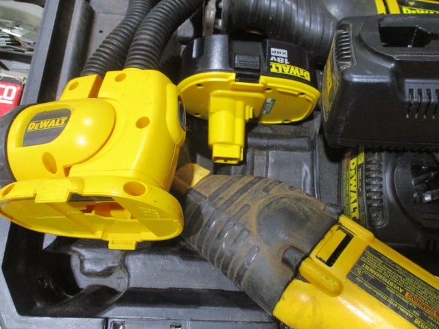 Dewalt Reciprocating Saw w/Light - 4