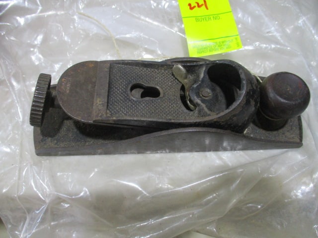Metal Vtg. Hand Planer: .