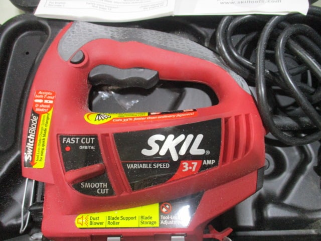 Skil Electric Variable Speed Jig Saw in Case - 2