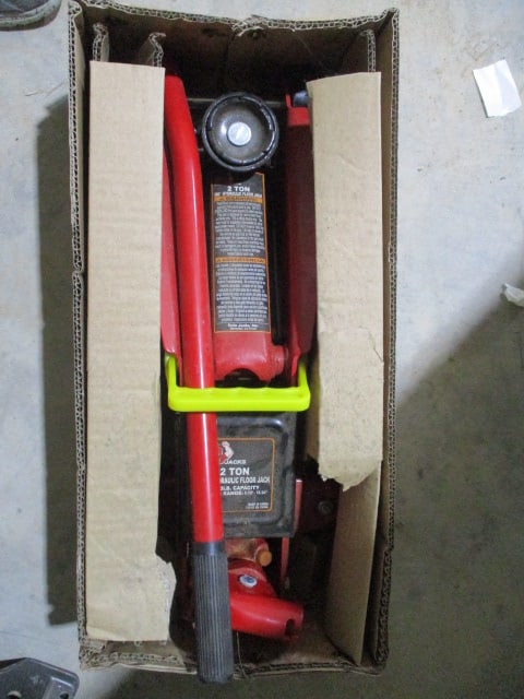 Torin Big Red Hydraulic Floor Jack in Box - 2