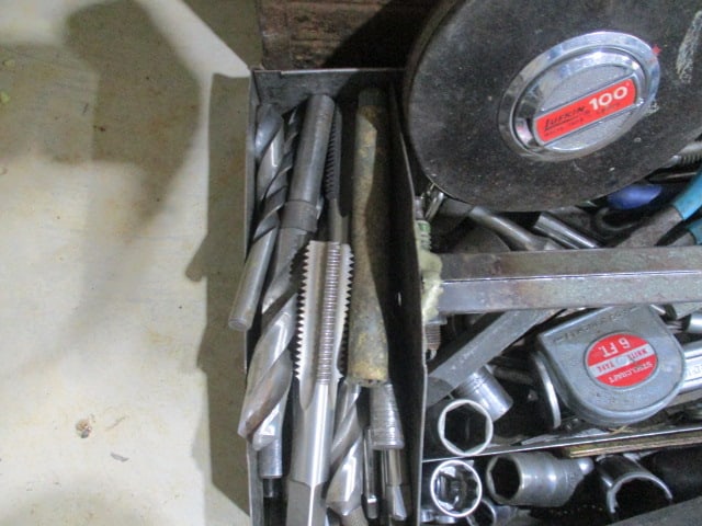 Craftsman (Very Heavy) Metal Toolbox w/Vtg. Tools0 - 3
