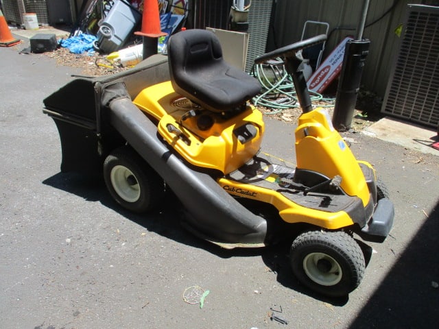 2017 CC30 H Cub Cadet Riding Mower - 4