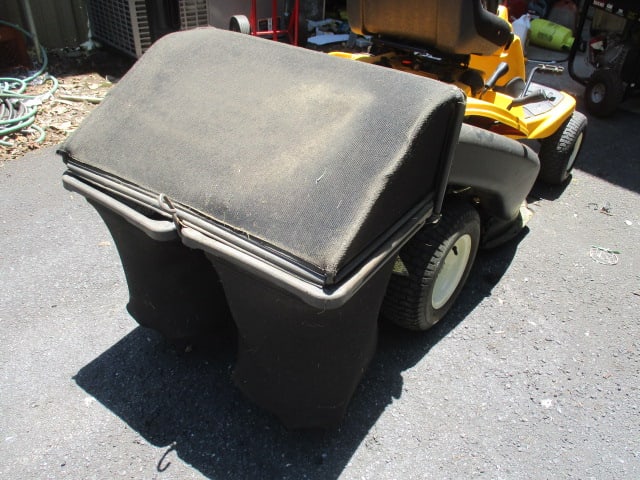 2017 CC30 H Cub Cadet Riding Mower - 5