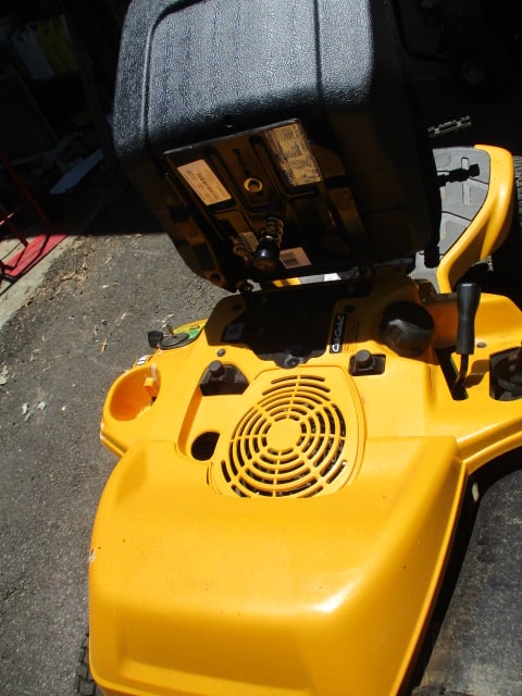 2017 CC30 H Cub Cadet Riding Mower - 7