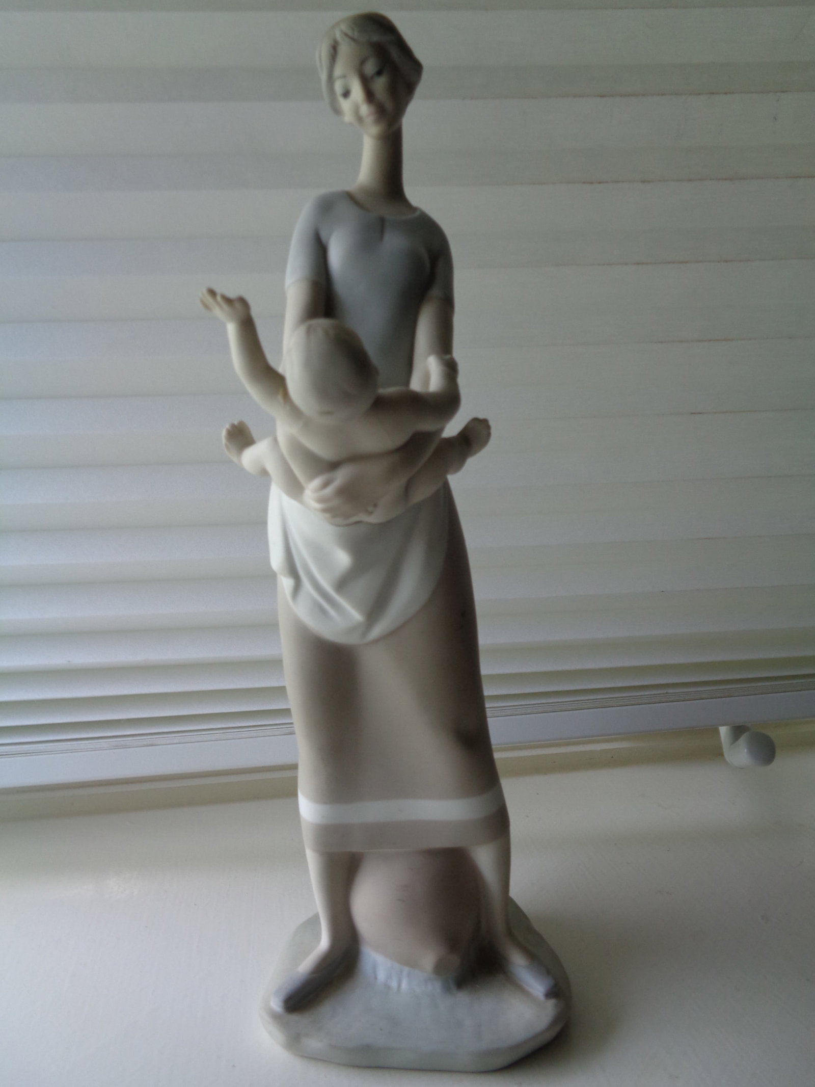 Lladro " Mother and Child": .