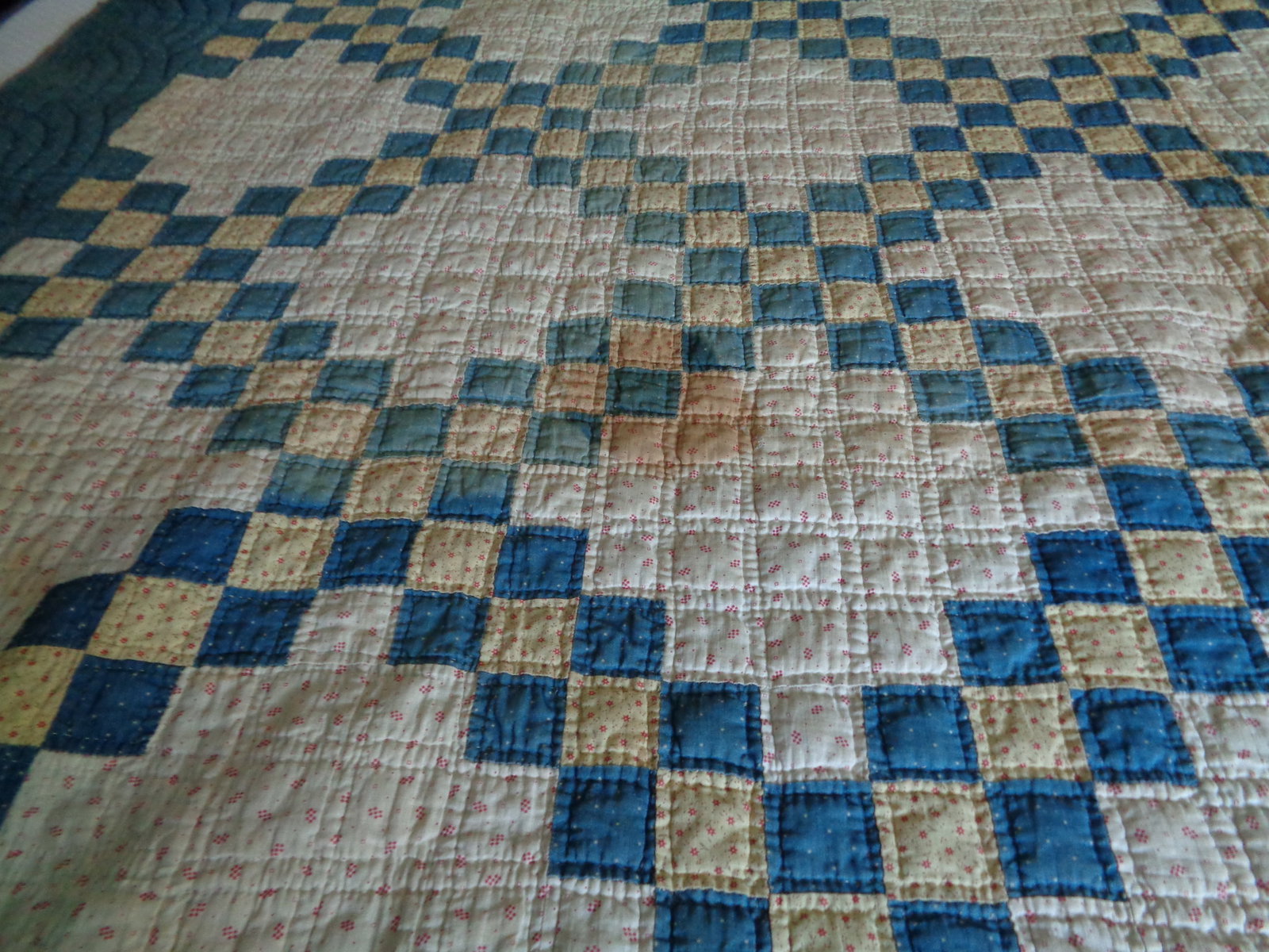 Vintage Patchwork Quilt Handmade "Irish Chain Pattern" - 3