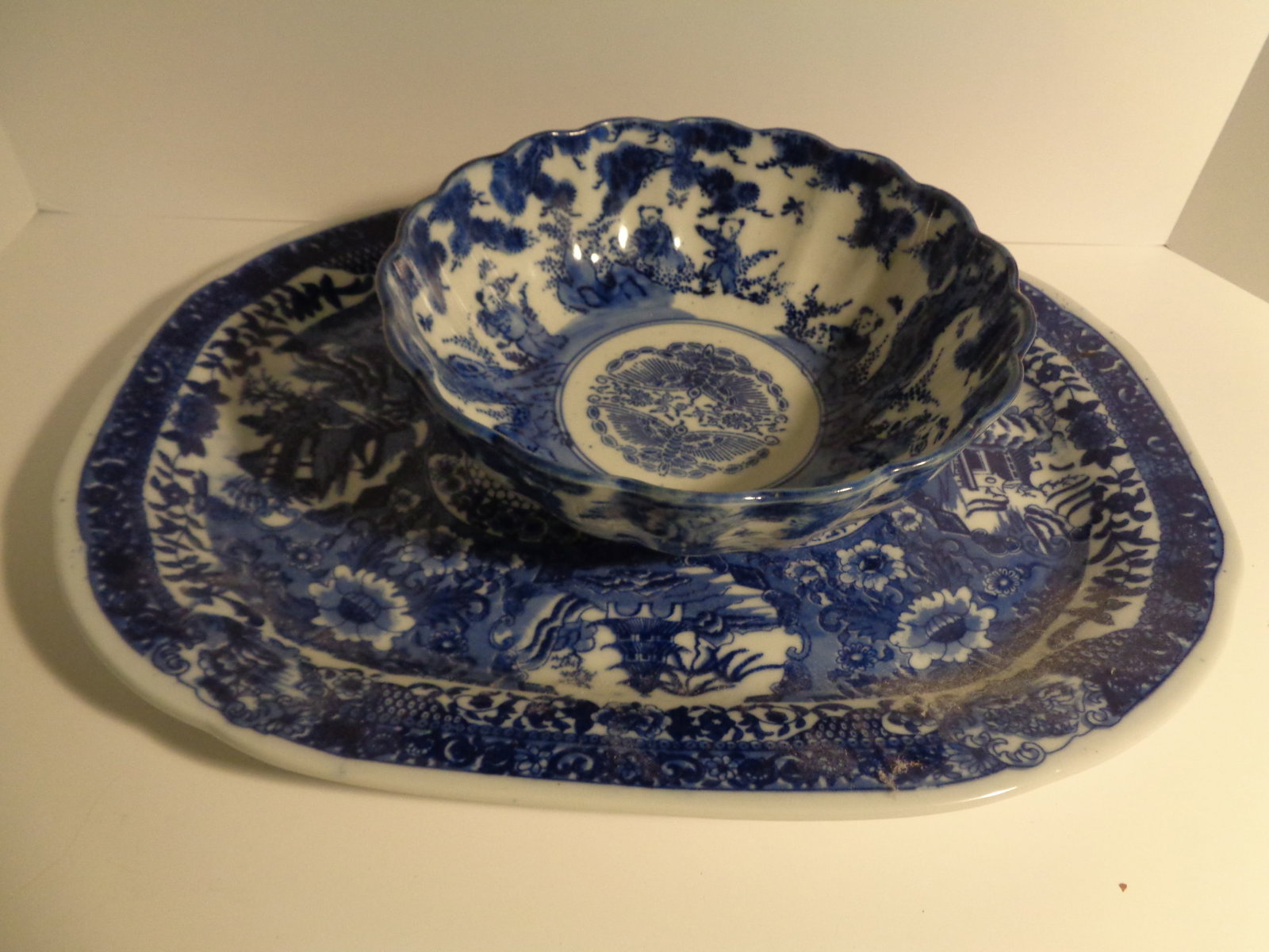 Blue & White Oval Platter & Scalloped Bowl: .