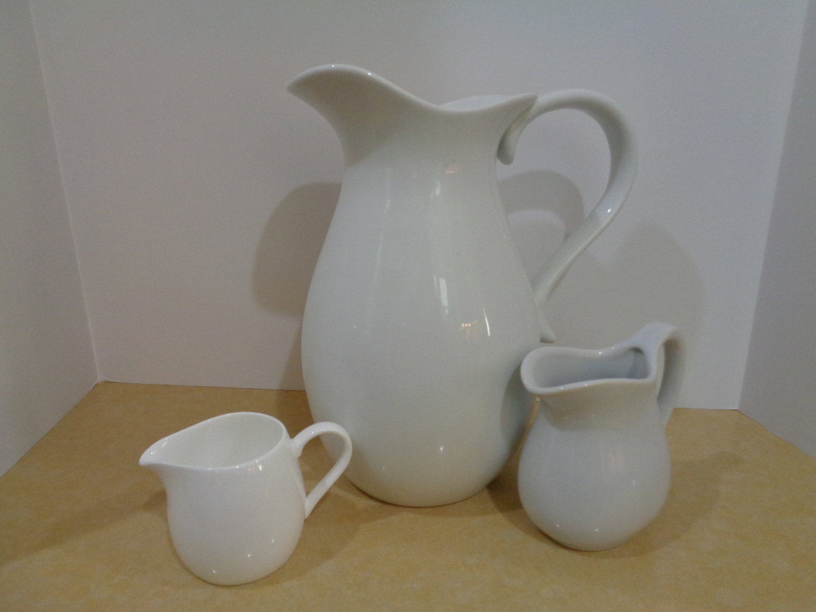 Pitchers & Creamers (1 of 4)