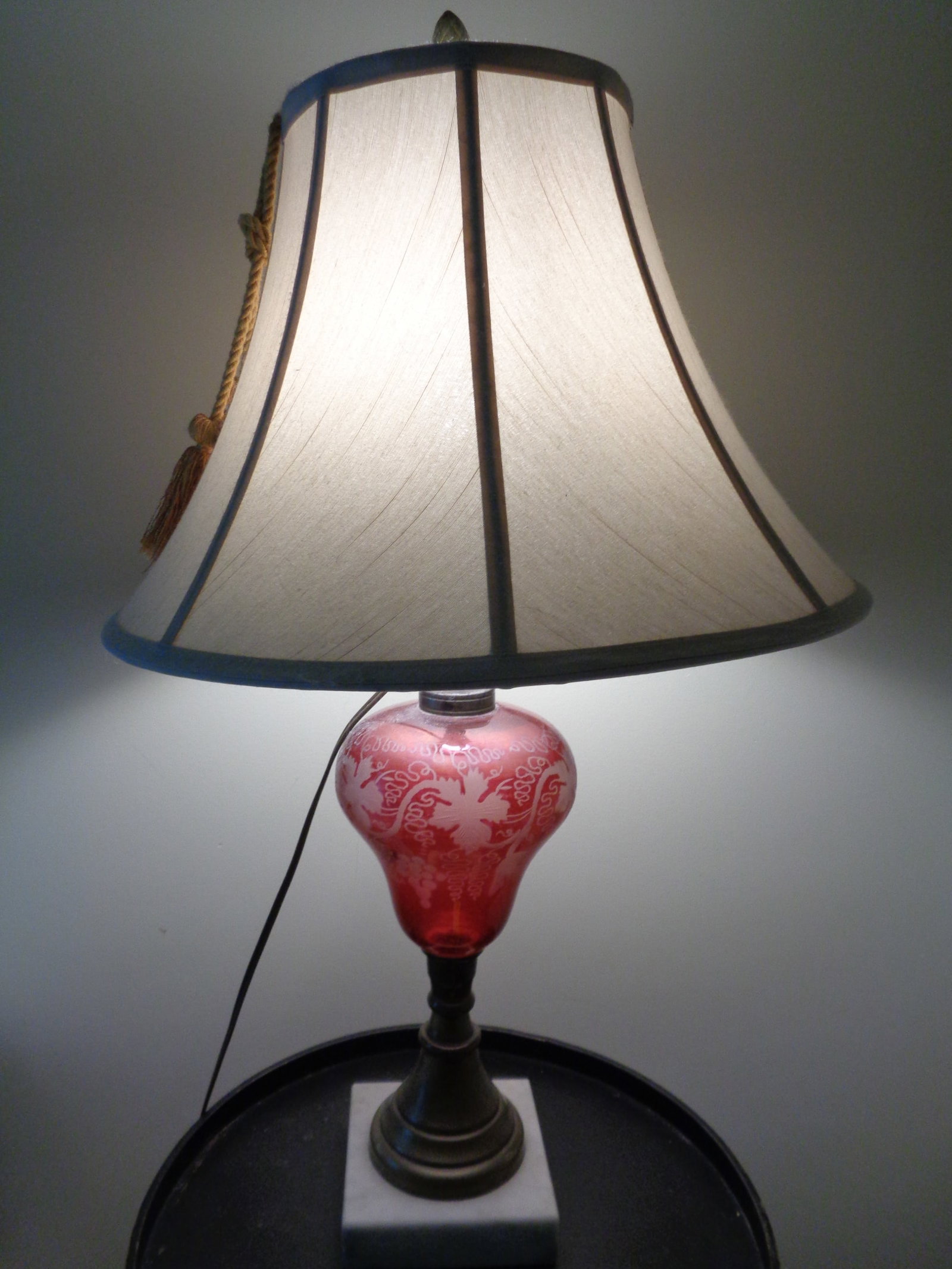 Vintage Style Red Glass table lamp & Shade (1 of 3)