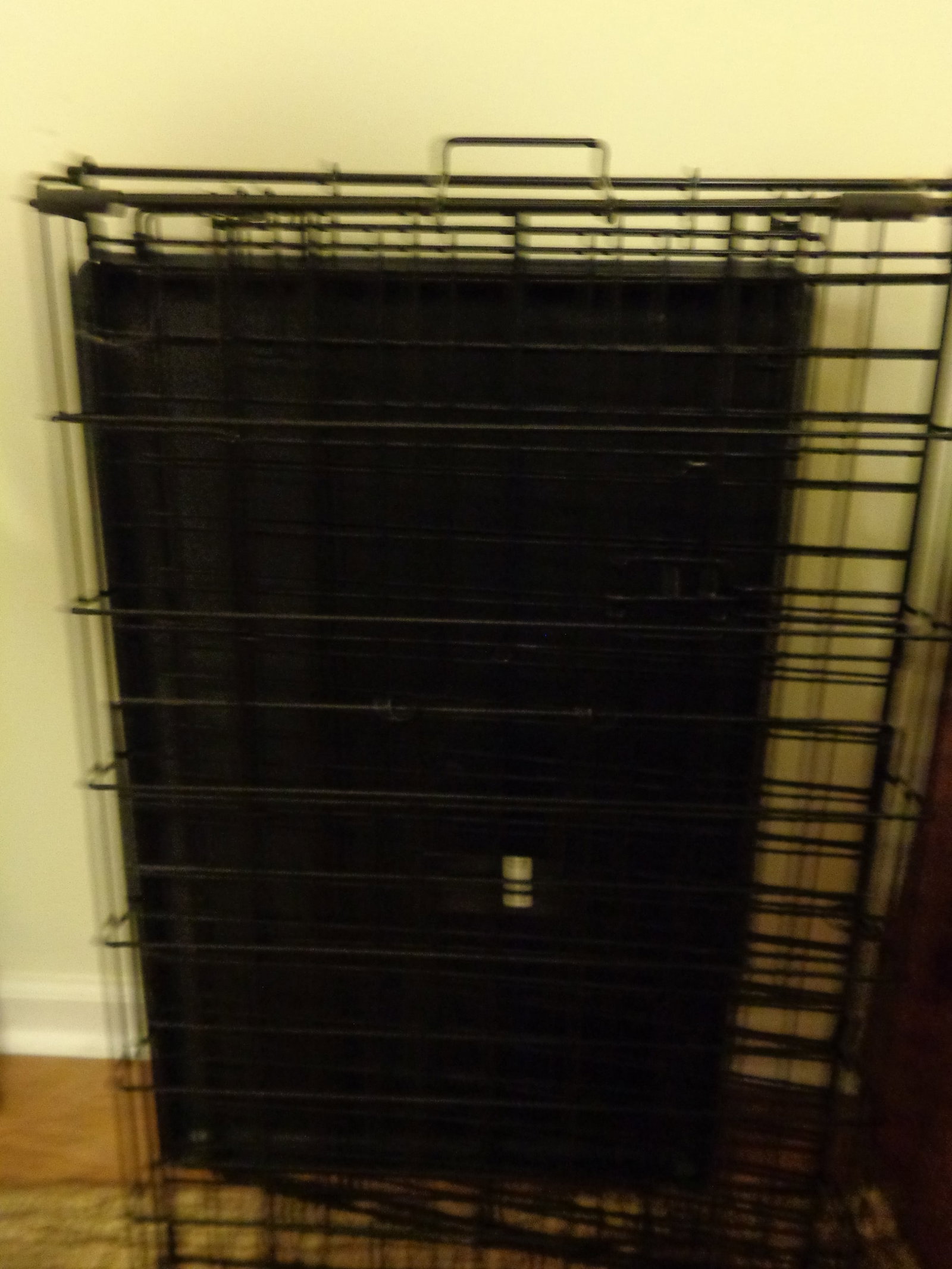Foldable dog crate & Tray: small to med dogs