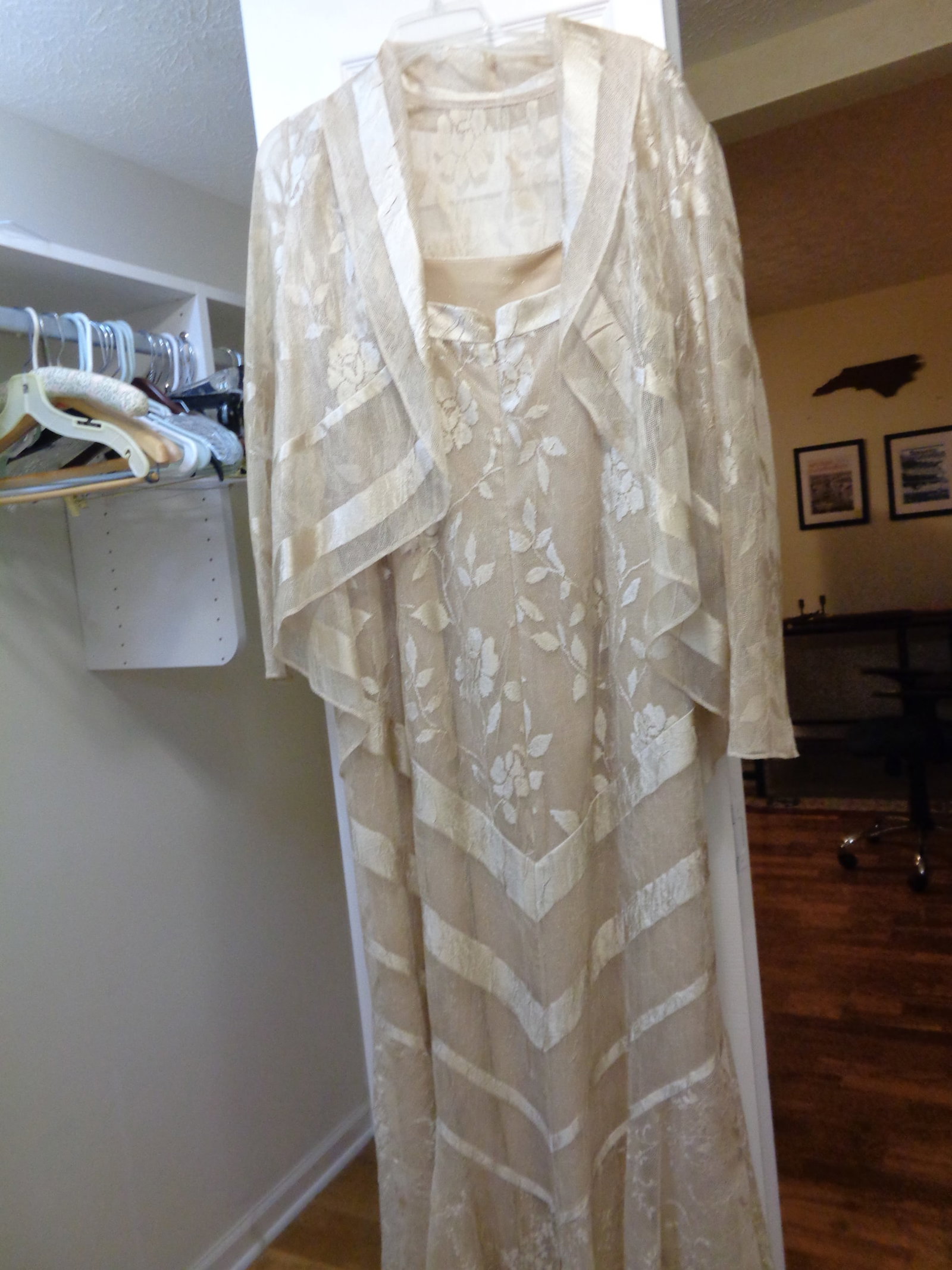 Dress XL: .