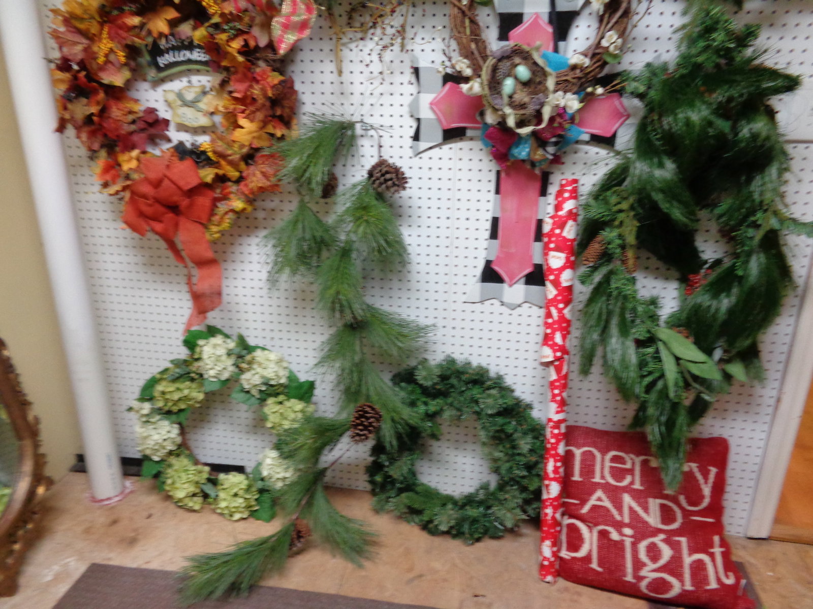 Wall wreathes & Other christmas items - 2