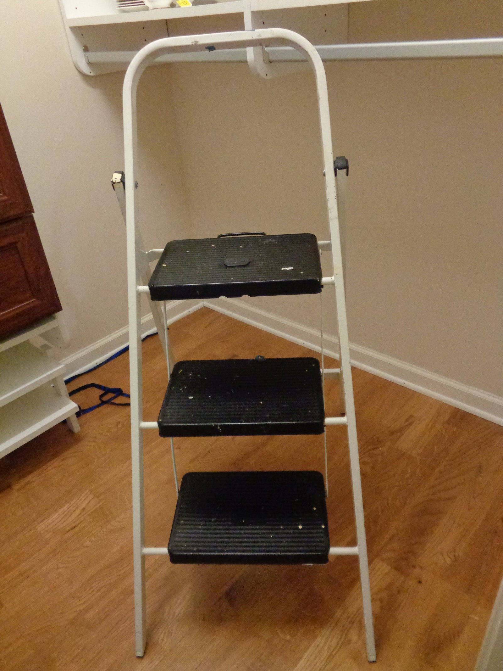 Step ladder: 3 step