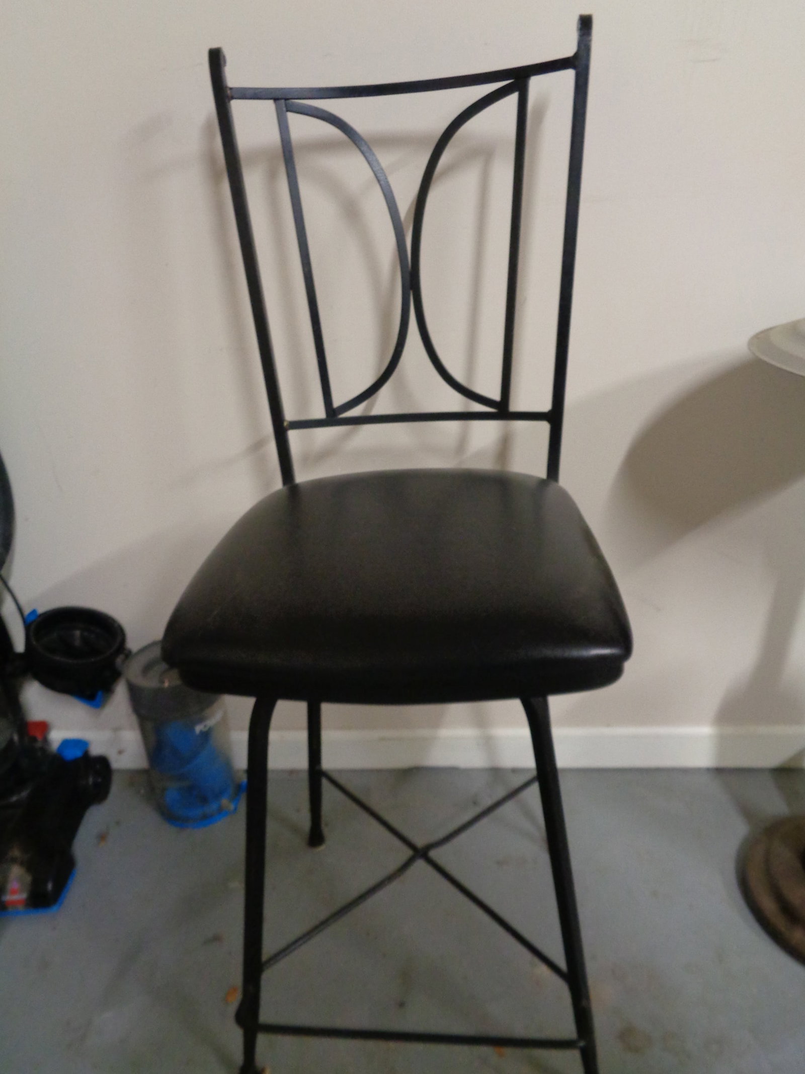 Metal Swivel Chair with foot rest: .