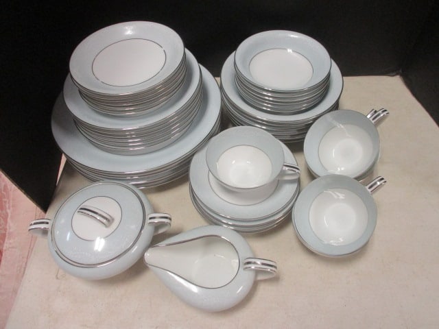 Noritake China 'Bluetta' Dinnerware (42 PC) - 2